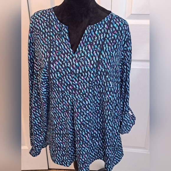 Lane Bryant Open V Neck Print Blouse Size 18-20 - Picture 1 of 7
